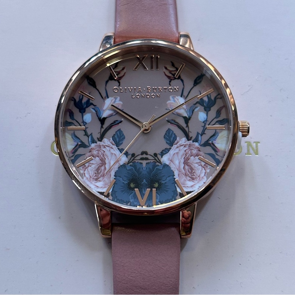 OLIVIA BURTON WATCH WITH 38mm FACE WITH MULTICOLOR FLORAL PATTERN.